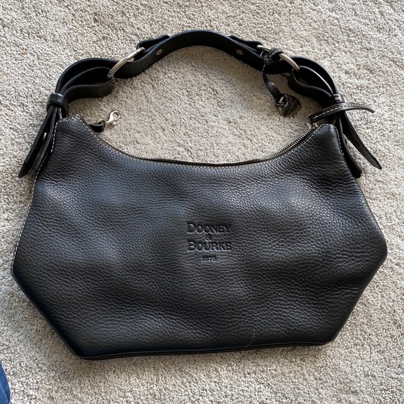 Dooney and Bourke black pebble leather shoulder bag - Picture 3 of 3
